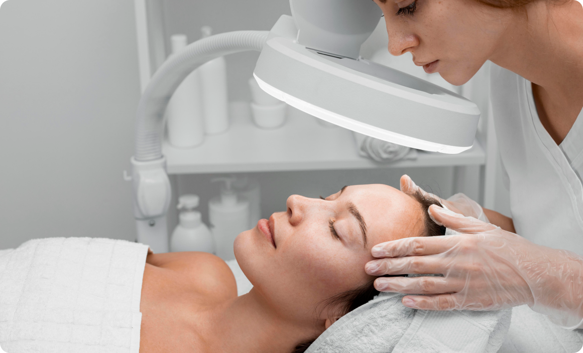 woman-beauty-salon-face-treatment-1 PÓS-GRADUAÇÃO
